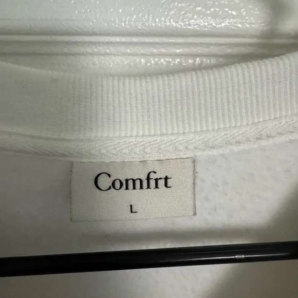 Comfrt White Camo Sweatshirt - Picture 3 of 3